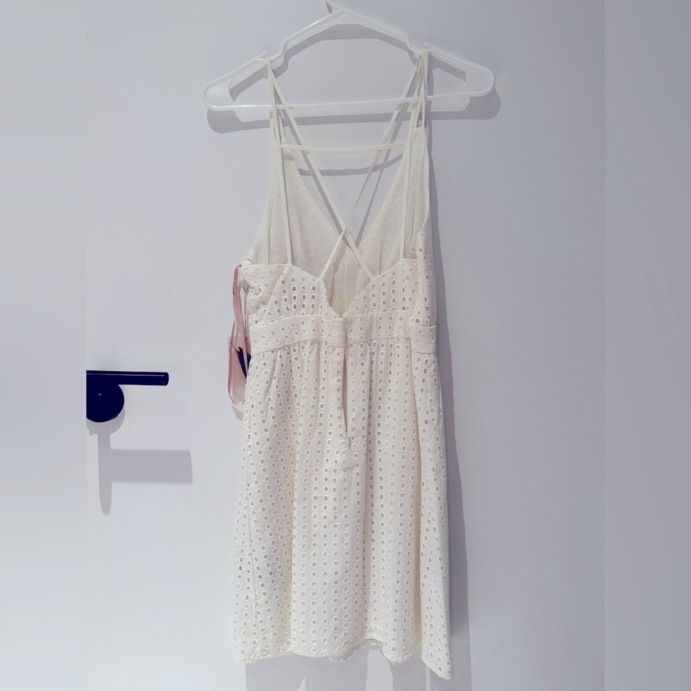 ✨ NWT ✨ White Eyelet Dress  XS - Picture 4 of 5